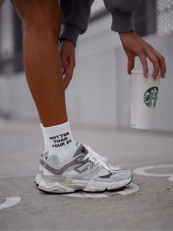 "HOTTER THAN YOUR EX" socks - white/black